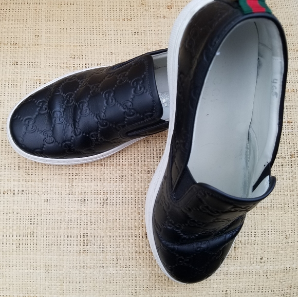 Men's "GUCCI" Leather G Signature Sneakers - Picture 2 of 6
